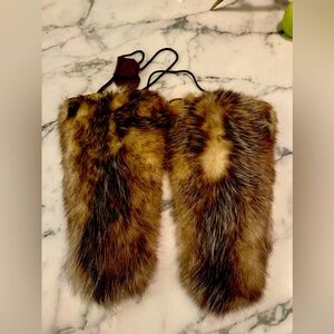 Coyote Gauntlet Style Fur Mittens